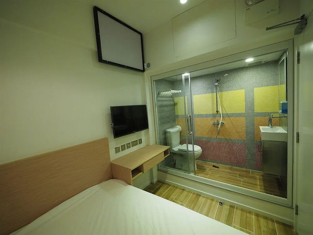 Pandas Hostel Comics 香港